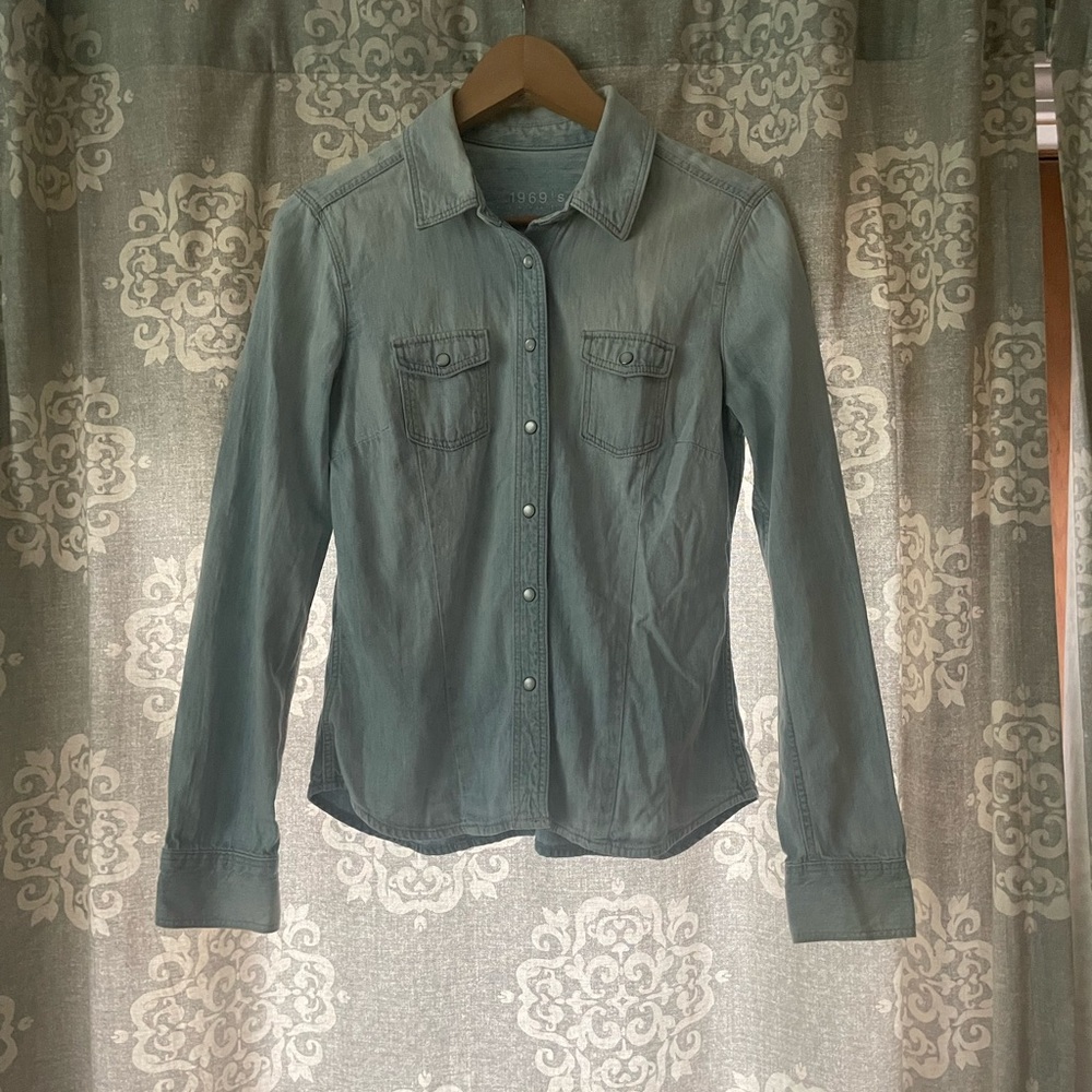 Gap Light Denim Long Sleeve Button Down